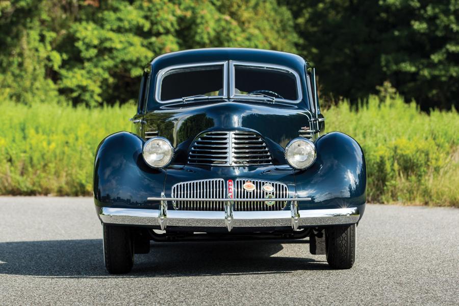  Graham Model 113 Custom Hollywood Supercharged Sedan 1941 года  (фото 7 из 53)
